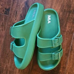 MIA Libbie Green Slide Sandals 10